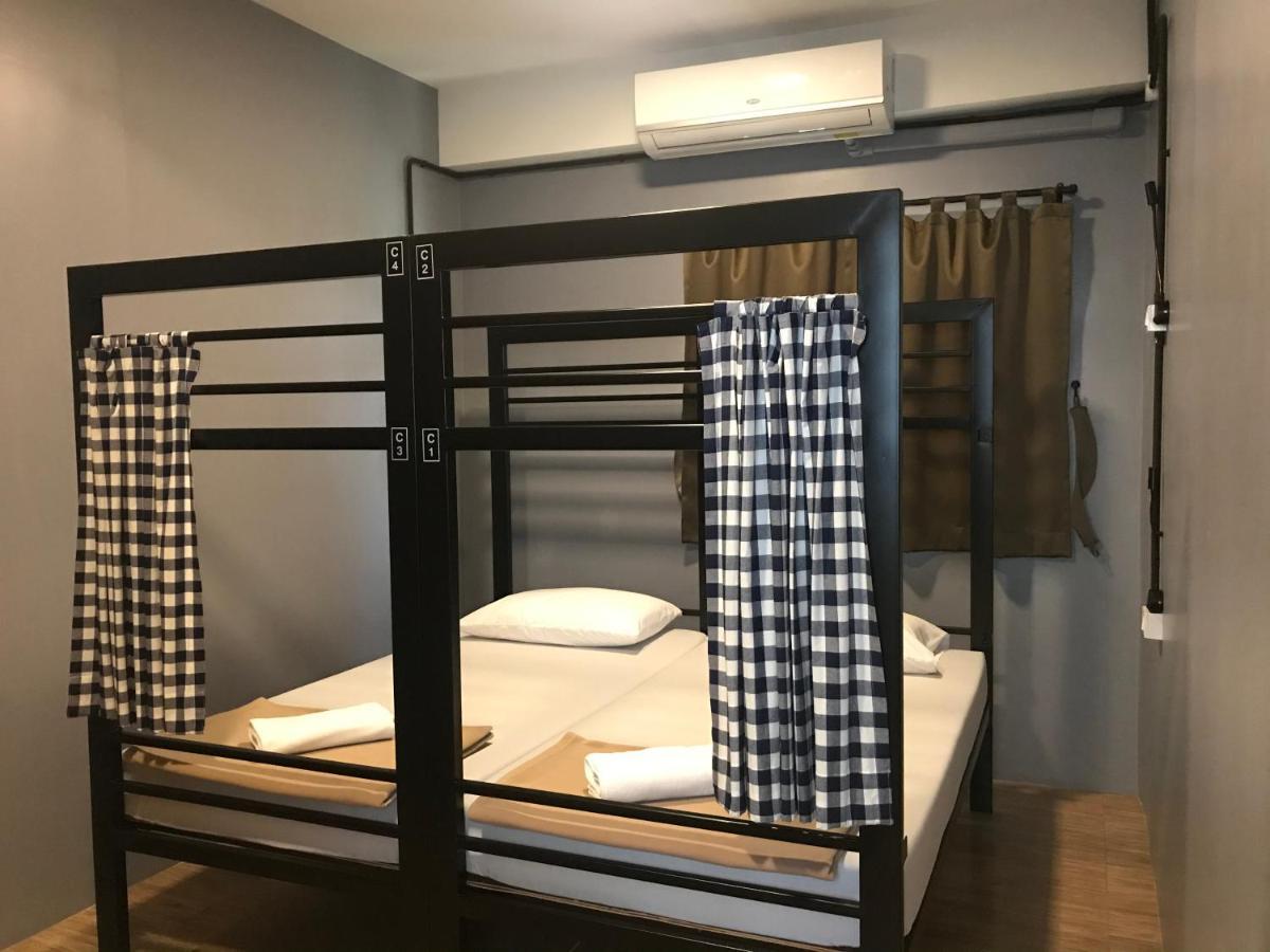 อรุณ โอลด์ทาวน์ Hostel กรุงเทพมหานคร ภายนอก รูปภาพ