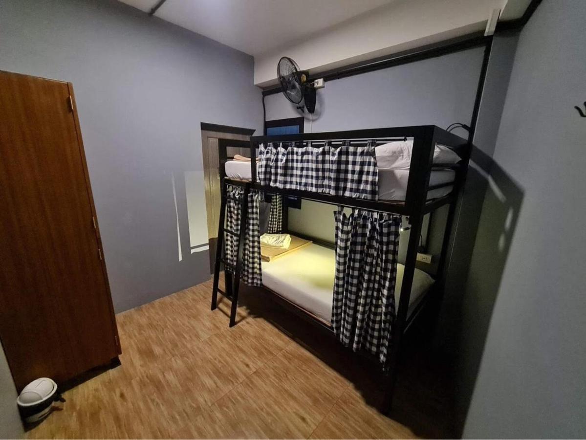 อรุณ โอลด์ทาวน์ Hostel กรุงเทพมหานคร ภายนอก รูปภาพ
