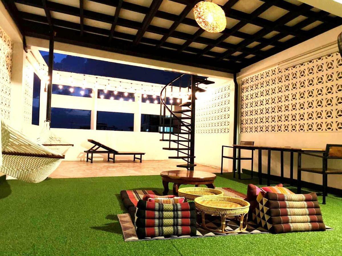อรุณ โอลด์ทาวน์ Hostel กรุงเทพมหานคร ภายนอก รูปภาพ