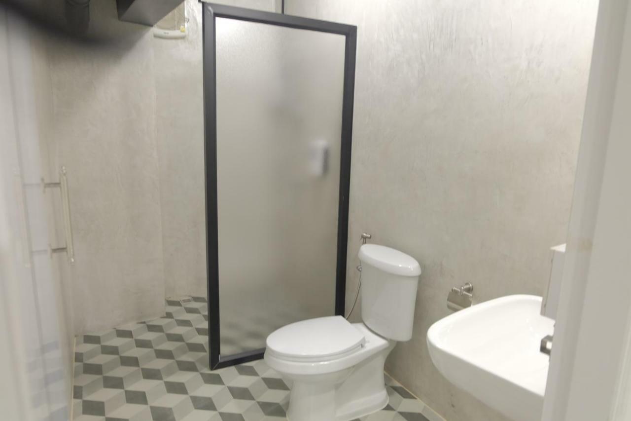 อรุณ โอลด์ทาวน์ Hostel กรุงเทพมหานคร ภายนอก รูปภาพ