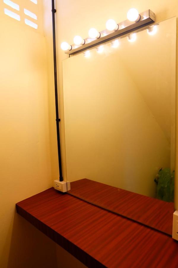 อรุณ โอลด์ทาวน์ Hostel กรุงเทพมหานคร ภายนอก รูปภาพ